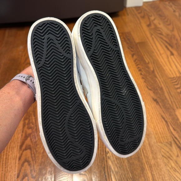 New Balance White and Black Sneakers - Picture 6 of 7